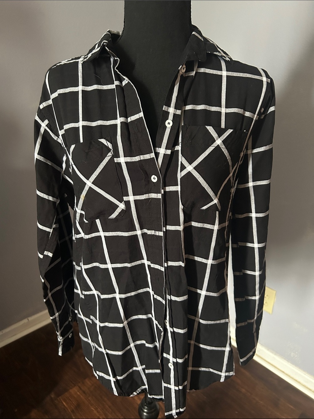 Vine & Love Women Black White Windowpane Button-Up Shirt Size Small
